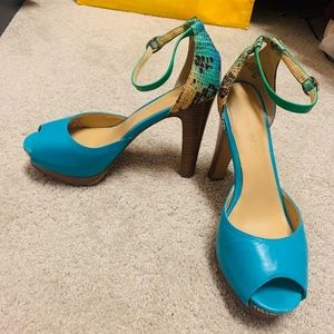 Nine West Aqua leopard print platform sandals